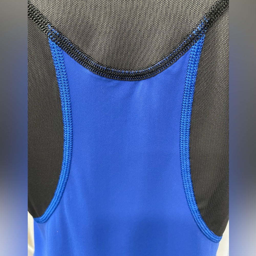 Lululemon Sculpt Tank ll in RARE Blue and Black colored top size 6-8 - Picture 6 of 12